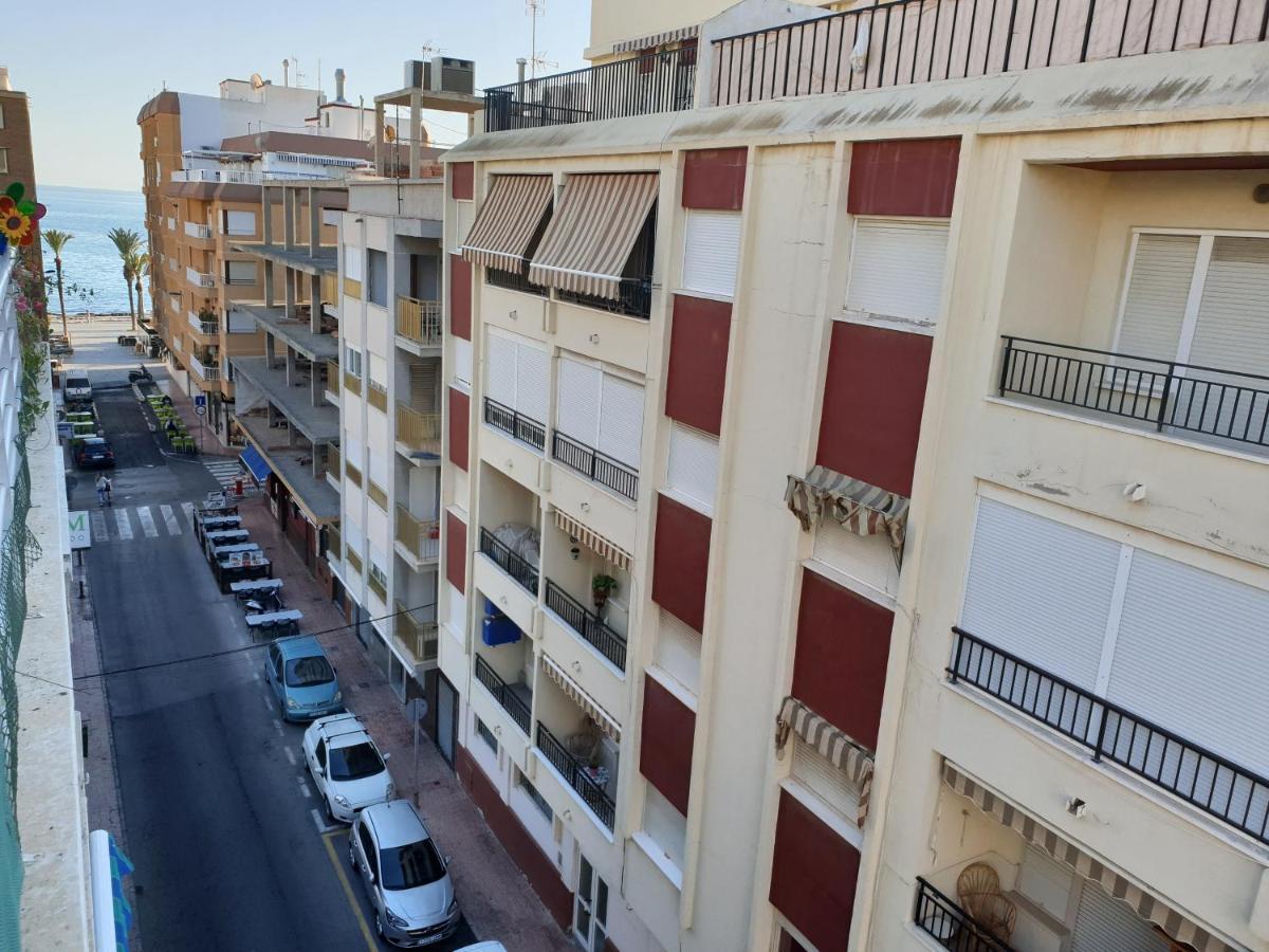 Beachside Apartment In Torrevieja Exterior foto