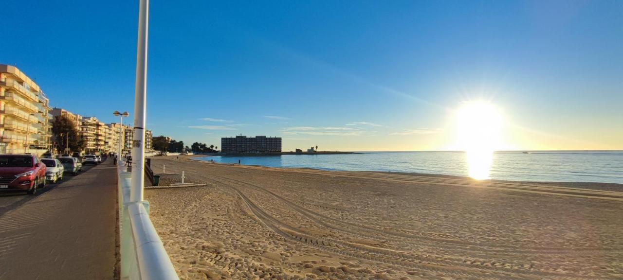 Beachside Apartment In Torrevieja Exterior foto